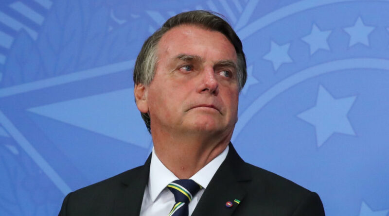 “Perseguição a Bolsonaro”: Oposição Critica Operação da PF contra Ex-Presidente e Aliados