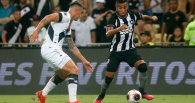 Vasco Vira o Jogo e Supera Botafogo em Clássico Eletrizante no Carioca