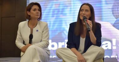 Michelle Bolsonaro anuncia Amália Barros na presidência do PL Mulher em MT