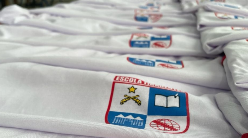 Reeducandos confeccionam 50 mil uniformes para escolas militares e do sistema prisional