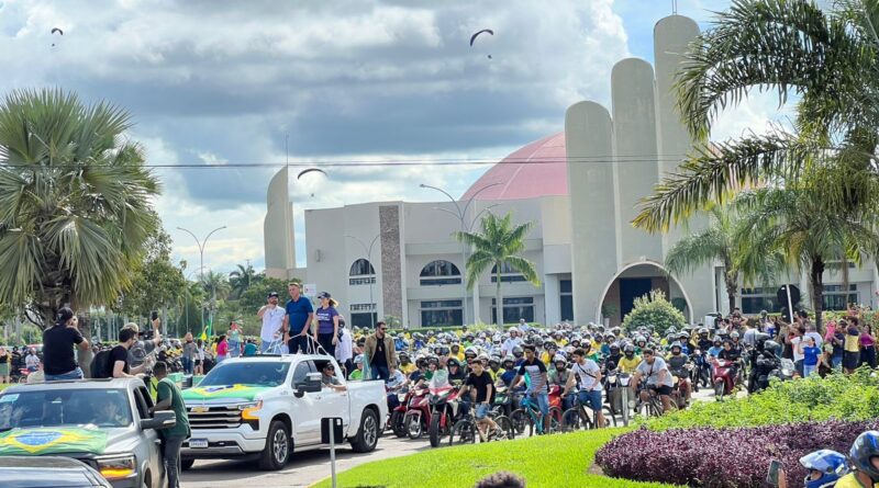 Bolsonaro arrasta multidão em Sinop