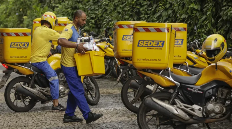Correios anunciam cortes e endurecem regras após prejuízo bilionário