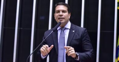 Câmara Aprova Suspensão de Ação Penal Contra Ramagem por Suposta Trama Golpista