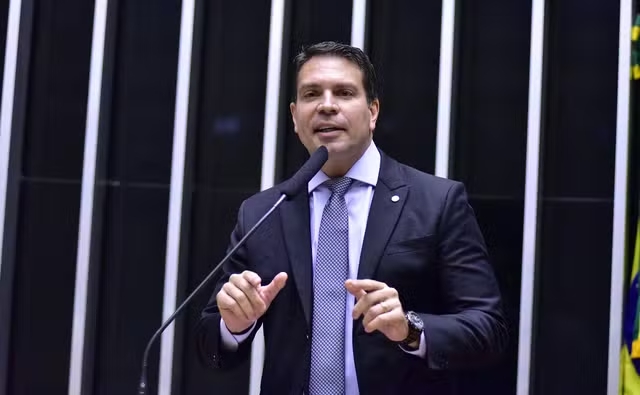 Câmara Aprova Suspensão de Ação Penal Contra Ramagem por Suposta Trama Golpista