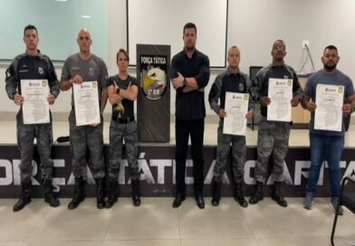 Militares que abateram líder de facção que extorquia comerciantes são homenageados