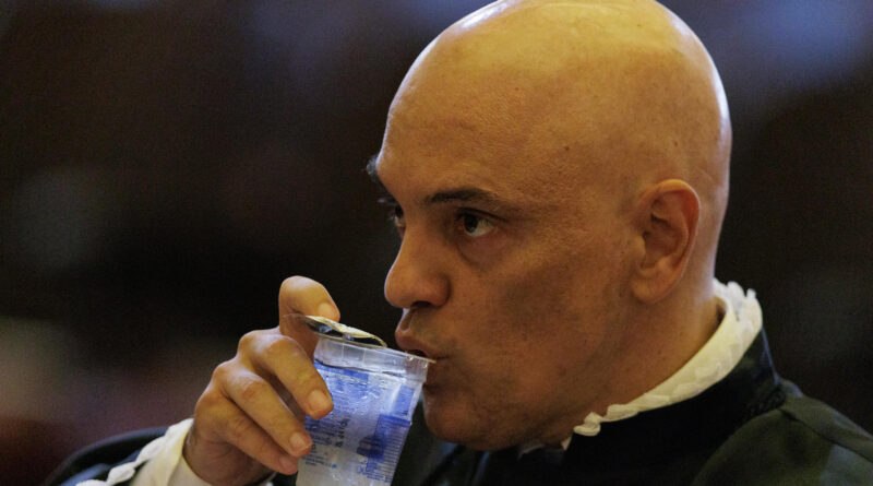 Estadão classifica decisão de Moraes sobre Bolsonaro como “aberração jurídica” e “kafkaniana”