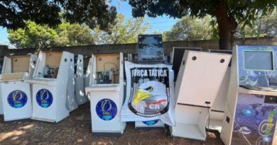 Força Tática apreende 65 máquinas caça níquel armazenadas em uma casa em Rondonópolis