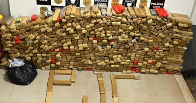 Polícia Civil apreende mais de 900 tabletes de maconha e desarticula depósito de drogas de facção