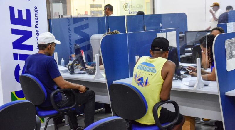 Sine Estadual disponibiliza mais de 2,5 mil vagas de trabalho nesta semana