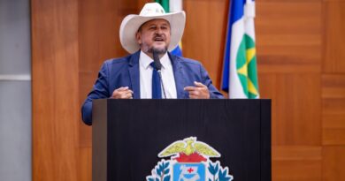 ALMT aprova moção de repúdio à reitora da UFMT por apoio ao MST