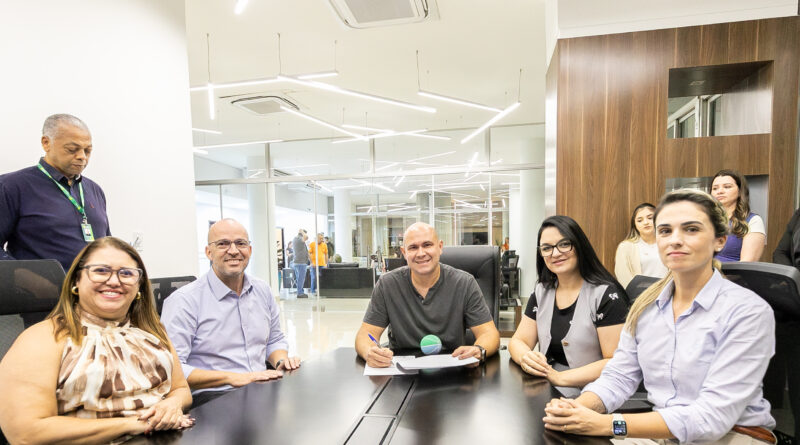 Prefeitura de Cuiabá vai doar 120 caixas d’água para famílias de baixa renda