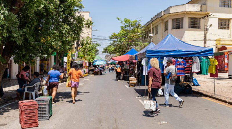 Feira da 13 de Junho agrada público e comerciantes em Cuiabá