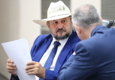 ALMT aprova projeto de Cattani que reconhece risco e possibilita porte de arma a advogados