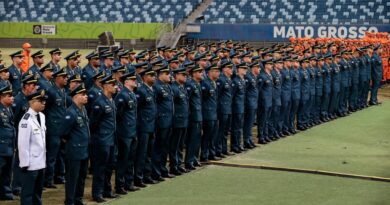 Governo de MT oficializa promoção de 513 militares, entrega viaturas e anuncia novo Comando Geral do Corpo de Bombeiros