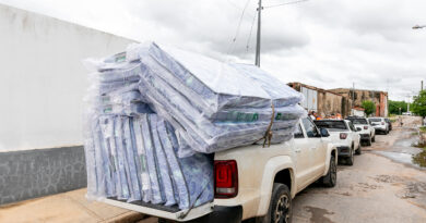 Famílias atingidas pelas fortes chuvas recebem apoio da Prefeitura de Cuiabá