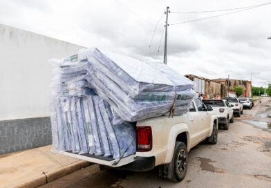 Famílias atingidas pelas fortes chuvas recebem apoio da Prefeitura de Cuiabá