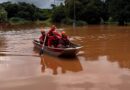 Corpo de Bombeiros socorre e resgata vítima arrastada pela água após fortes chuvas em Cuiabá e VG