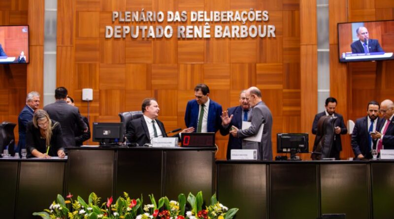 Assembleia aprova projeto de Gilberto Cattani que inclui ‘Moto Encontro Agosto Lilás’ no calendário oficial de MT