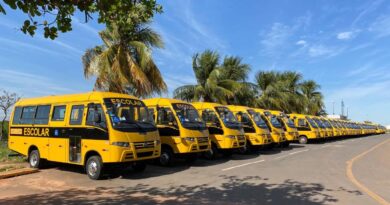 Governo de MT entrega 300 ônibus para transporte escolar nesta quarta-feira (4)