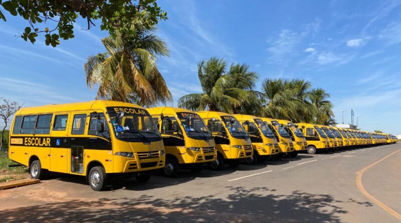 Governo de MT entrega 300 ônibus para transporte escolar nesta quarta-feira (4)