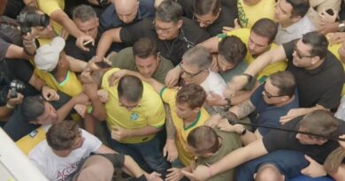 Na Paulista, Flávio Bolsonaro estreia como pré-candidato e reúne apoiadores em defesa de pautas conservadorasSenador foi confirmado como sucessor de Bolsonaro e participou de ato neste domingo (1º), em São Paulo