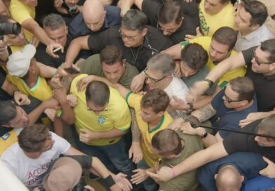 Na Paulista, Flávio Bolsonaro estreia como pré-candidato e reúne apoiadores em defesa de pautas conservadorasSenador foi confirmado como sucessor de Bolsonaro e participou de ato neste domingo (1º), em São Paulo