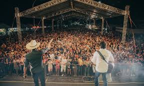 Jads e Jadson são confirmados no Encontro Nacional de Violeiros e animam feriado do Dia do TrabalhadorDupla sertaneja se apresenta no dia 1º de maio durante o tradicional evento em Poxoréu