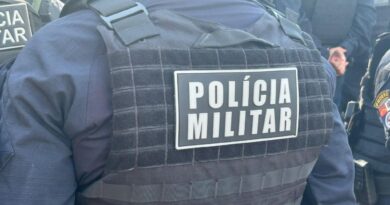 Mulher é presa pela Polícia Militar após esfaquear o próprio irmão em Peixoto de Azevedo