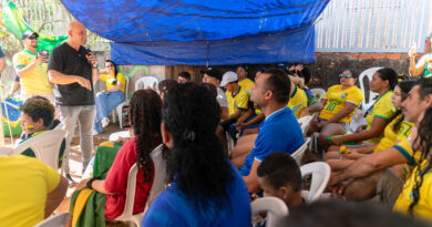 Prefeito anuncia asfalto no Serra Dourada durante transmissão do jogo do Brasil no Minha Rua é Show de Bola